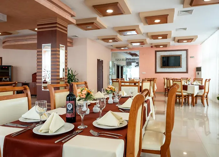 Spa Hotel Holiday 호텔